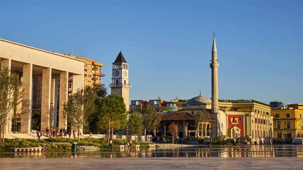 میدان مرکزی شهر بالکان