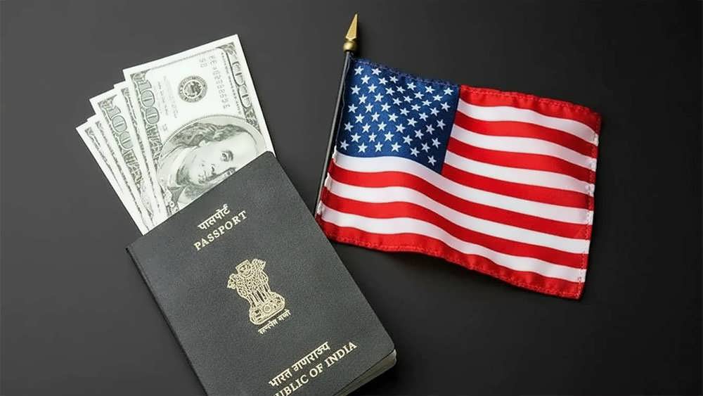 پاسپورت و پول برای ویزای آمریکا