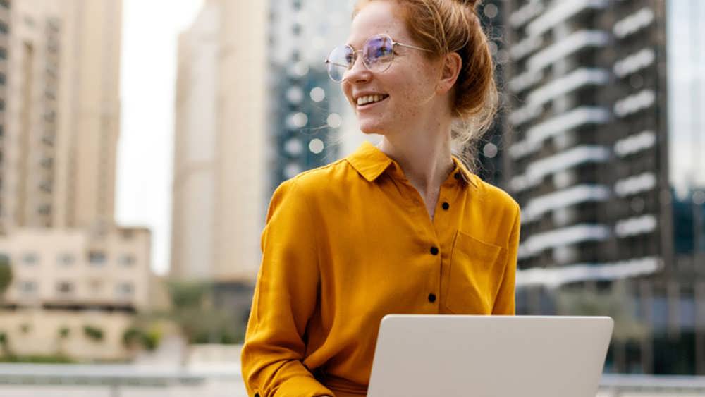 چرا برای ویزای فریلنسری دبی اقدام کنیم؟